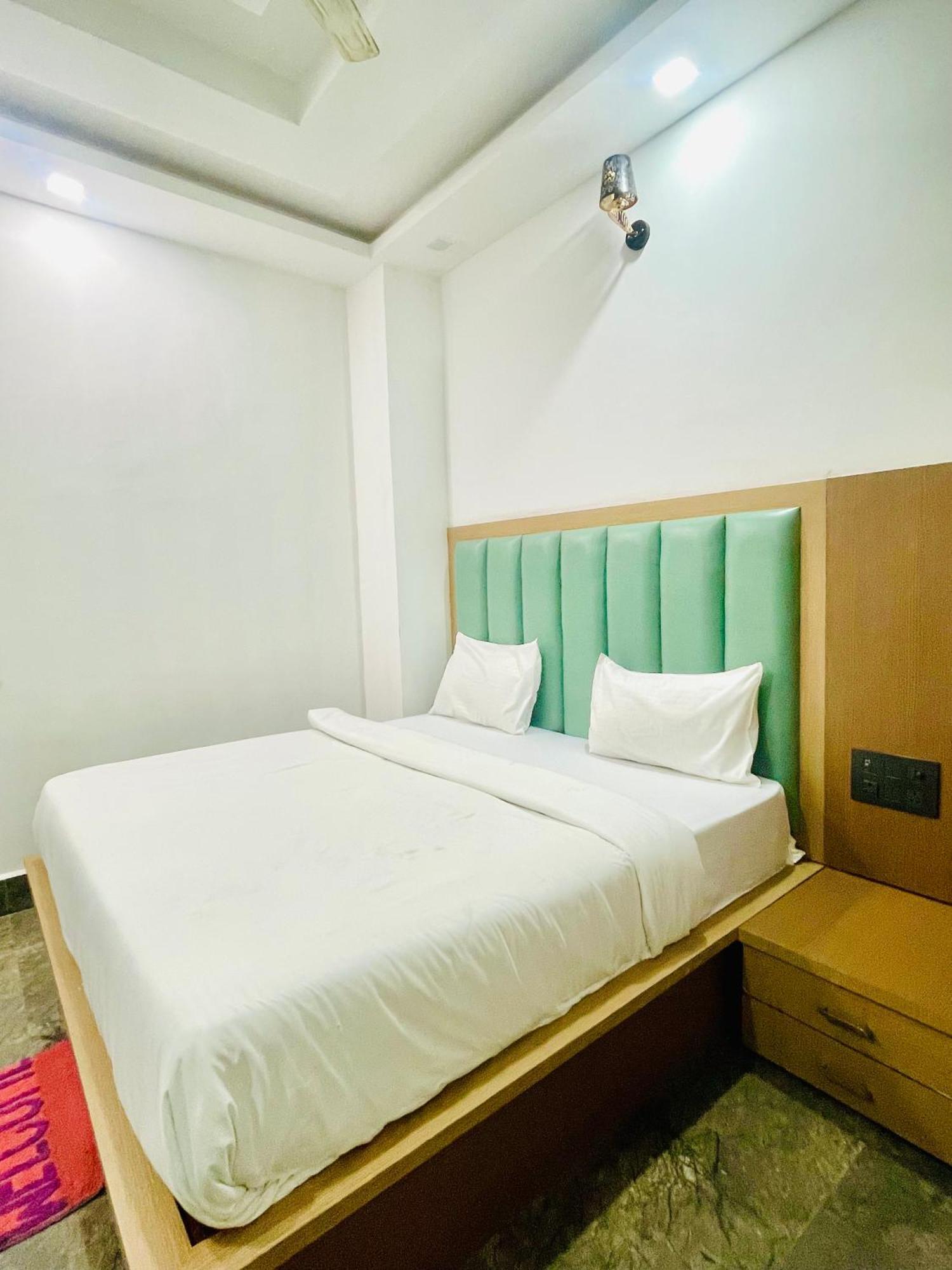 Hotel Golden Door Mathura Ngoại thất bức ảnh