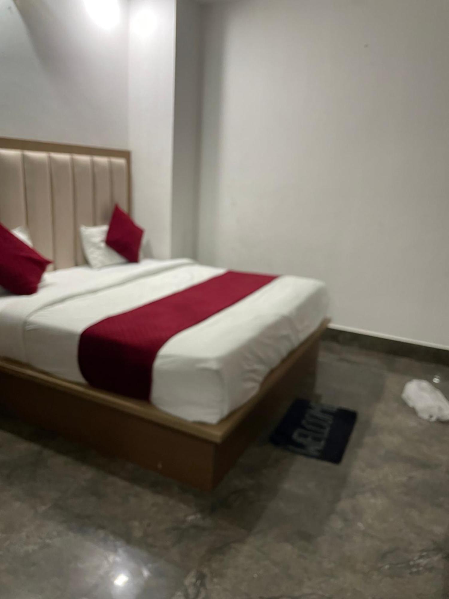 Hotel Golden Door Mathura Ngoại thất bức ảnh